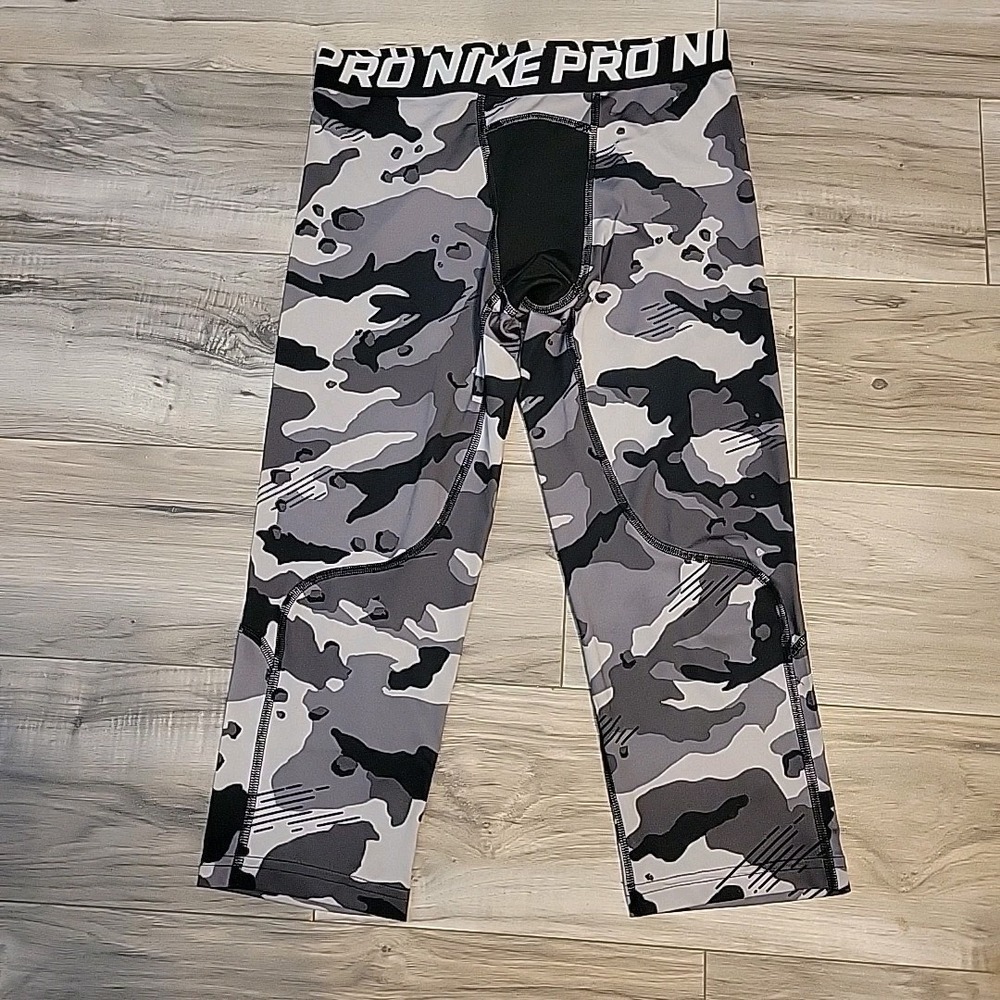 Nike Pro Compression Pants Boys XL Camouflage‎ 3/4 Gray Black Leggings